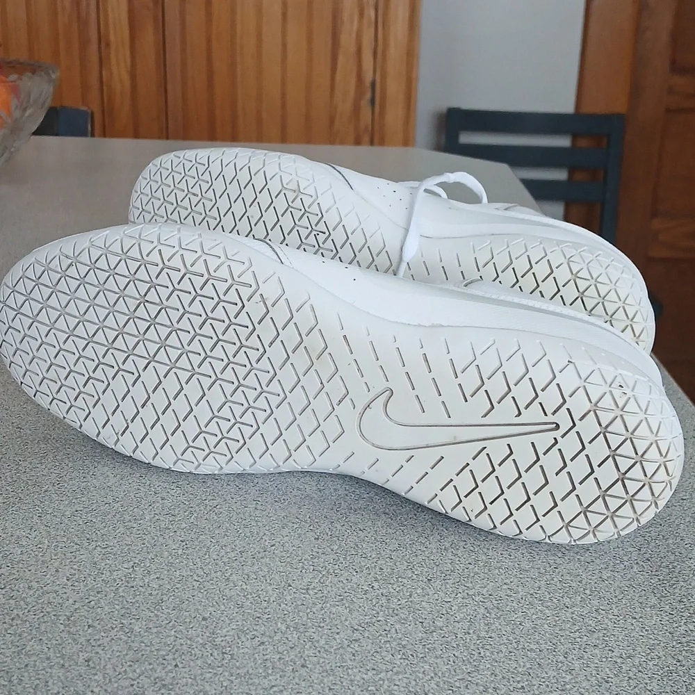 Womens  White Sneakers - Picture 6 of 7